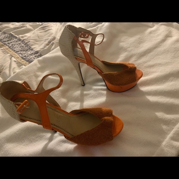 Shoes - Picture 3 of 14